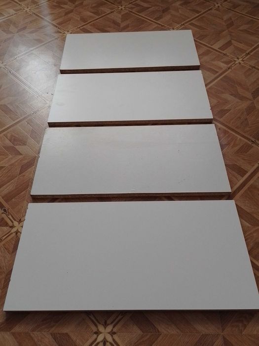 Полки ДСП белого цвета. 28 х 58 х 1,7 см. 4 штуки. Цена за одну полку.