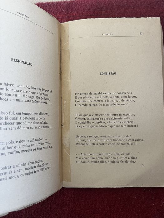 Livro de poesia “Triste” de Esmeralda Santiago 1917