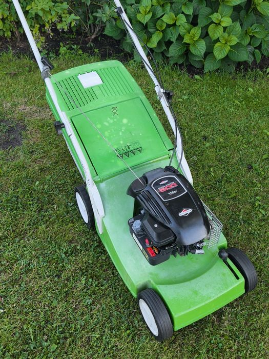 Kosiarka spalinowa Viking 443 z napędem