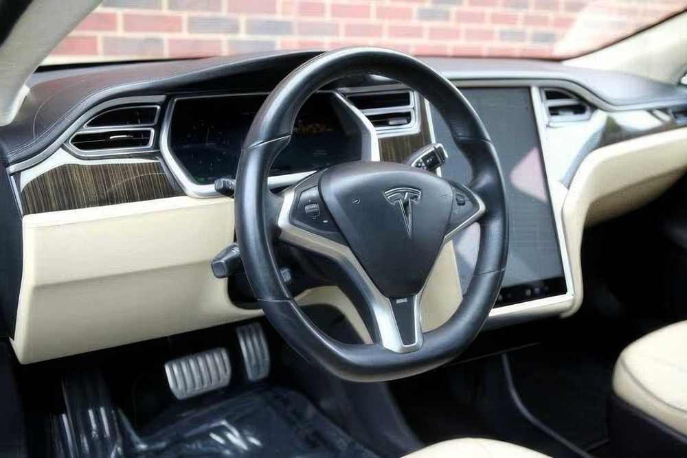 Tesla Model S      2014