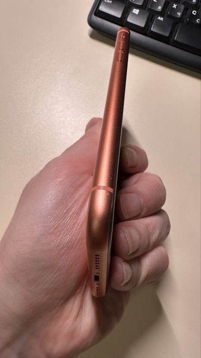 Продам Iphone XR 128gb coral