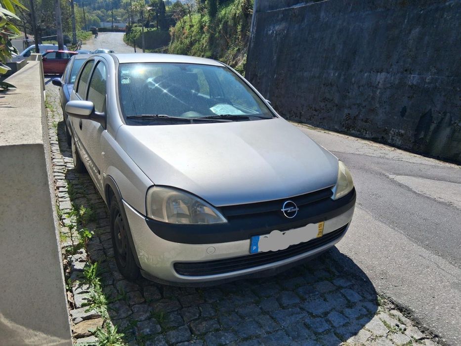 Opel Corsa Ano 2001 com 180 mil km