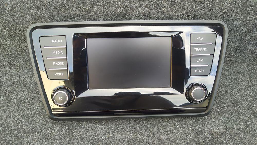 Radio fabryczne radioodtwarzacz nawigacja Skoda Octavia III A7