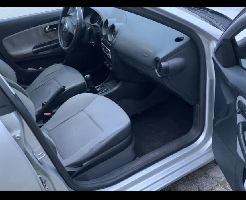 Vende-se Carro Económico e Fiável - Ideal para o Dia a Dia!