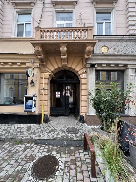 Продаж квартири під КОМЕРЦІЮ в самому центрі площа філармонії