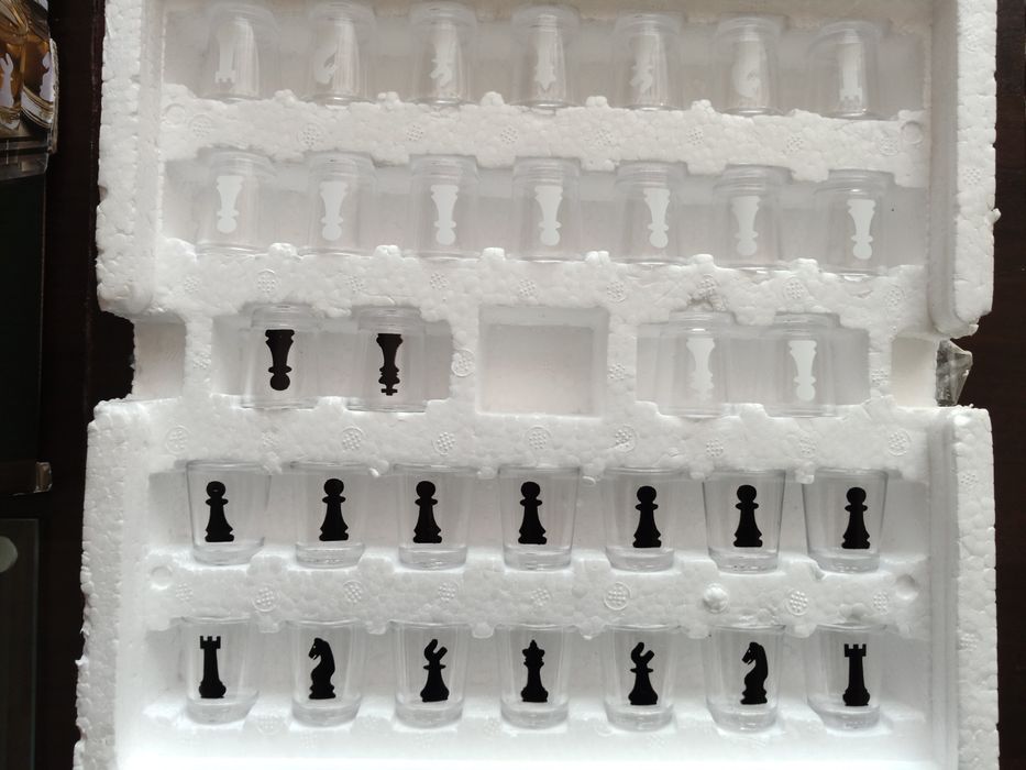 Шахматы стеклянные сувенирные