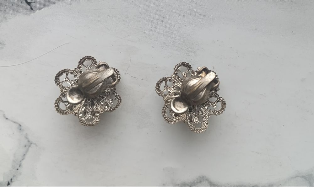 Продам винтажные клипсы, Чехословакия 60-70 г.