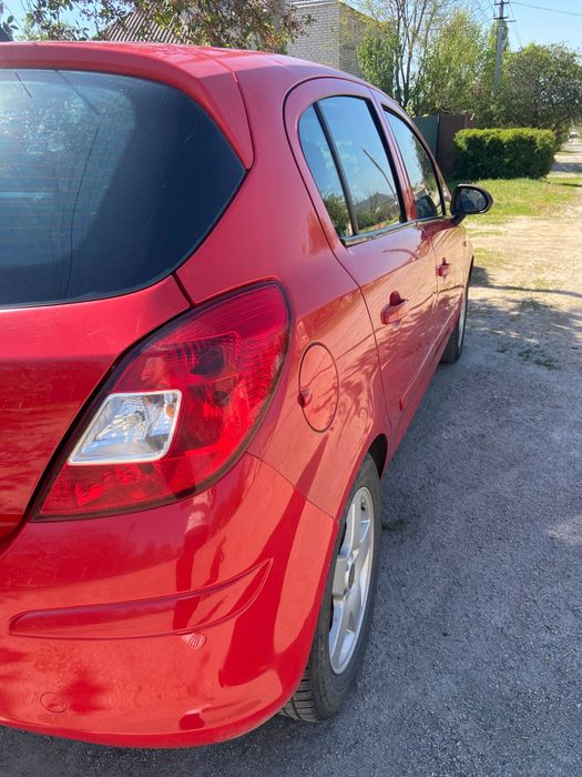Авто Opel Corsa 1.0