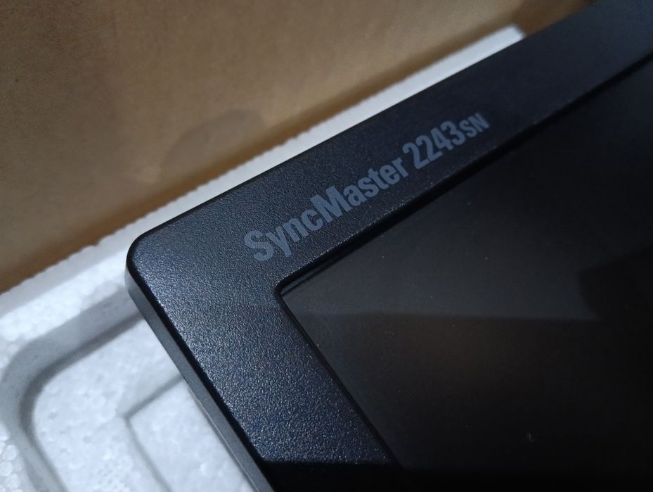 Monitor LCD SAMSUNG SyncMaster 2243SN 21.5" TFT