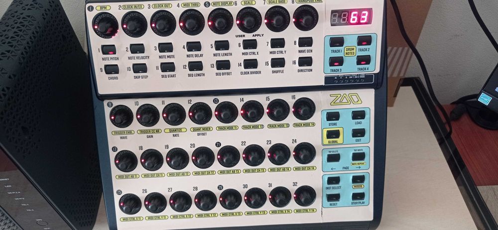 Behringer  bcr2000 +zaquencer +overlay personalizado