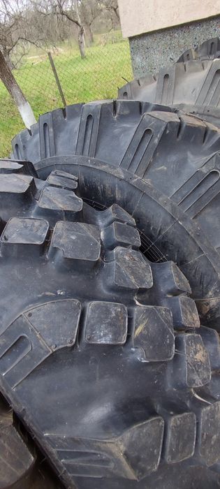 Шина 12 00 20 Зил 131