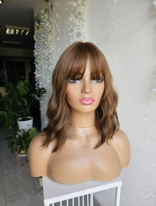 Peruka Naturalny jasny brąz fale Eliza 40 cm z grzywką