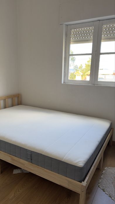 Colchão de casal IKEA