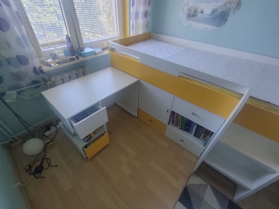 Łóżko dziecięce z szafkami i biurkiem jak nowe!!!