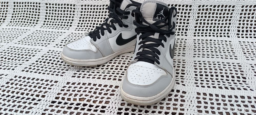 Продам джорданы  -41р.