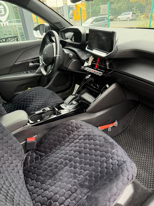 Автомобіль Peugeot e 2008 Gt