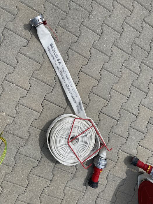 Wąż strażacki hydrantowy z prądownicą