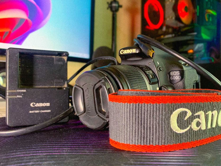 Фотокамера CANON EOS 600D Об'єктив kit 18-55 mm. ТОП КОМПЛЕКТ. Гарний рівень фото 4K / відео FHD