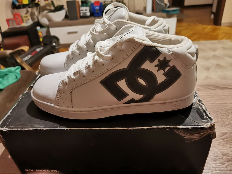 Dc Court Graffik Mid III 44 28.5cm