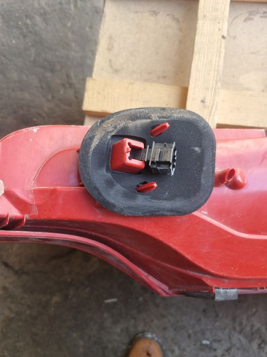 Продам задні фонарі  на Ауді Q7   4L 2010-2015 р