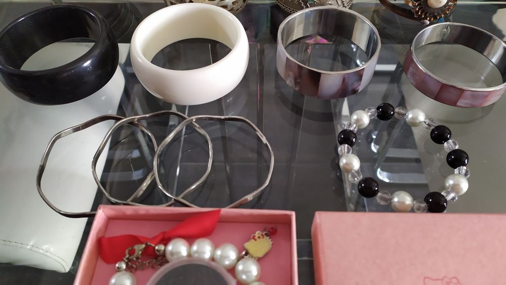 Lote de 13 pulseiras novas por 49,99€ ou 7,99€ cada