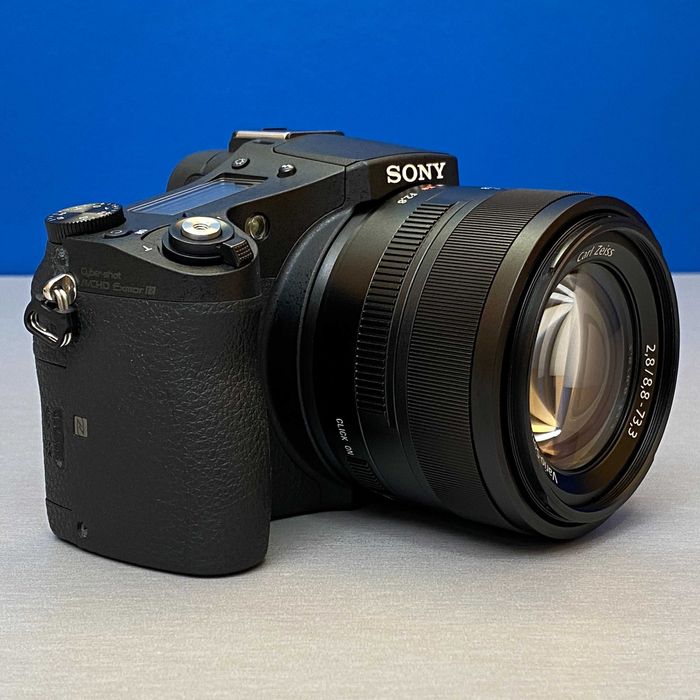 Sony Cyber-Shot DSC-RX10 (20.2MP - 24-200mm f/2.8)