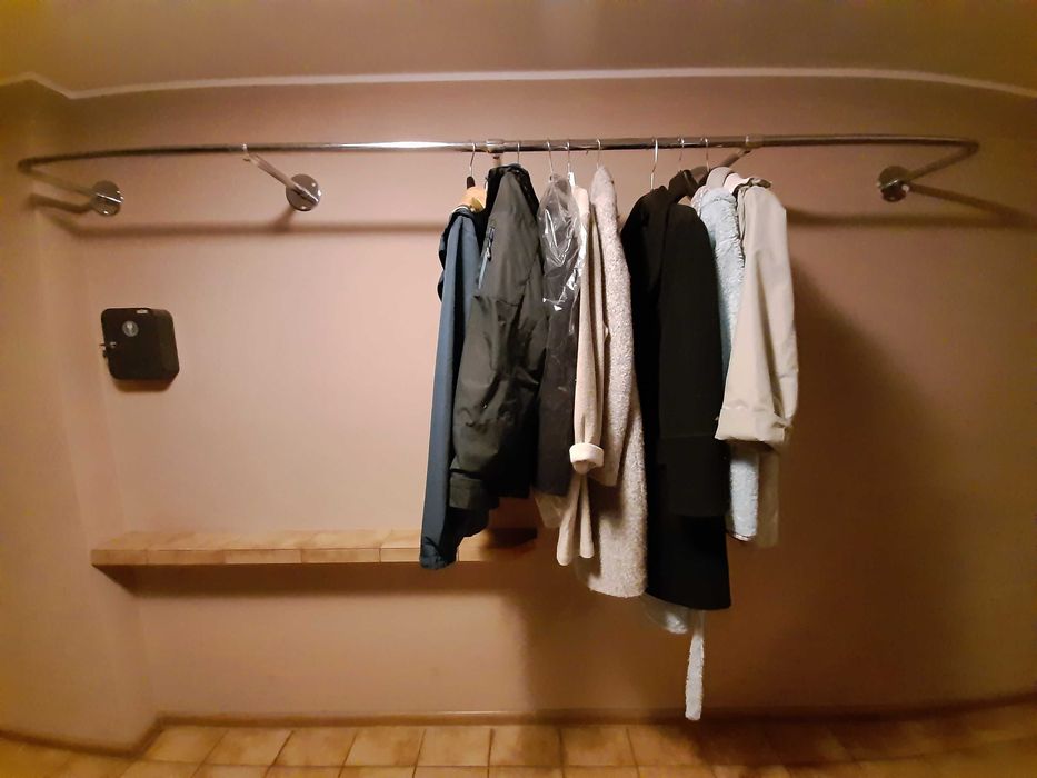 Pojemny wieszak na ścianę długości 2m stal nierdzewna