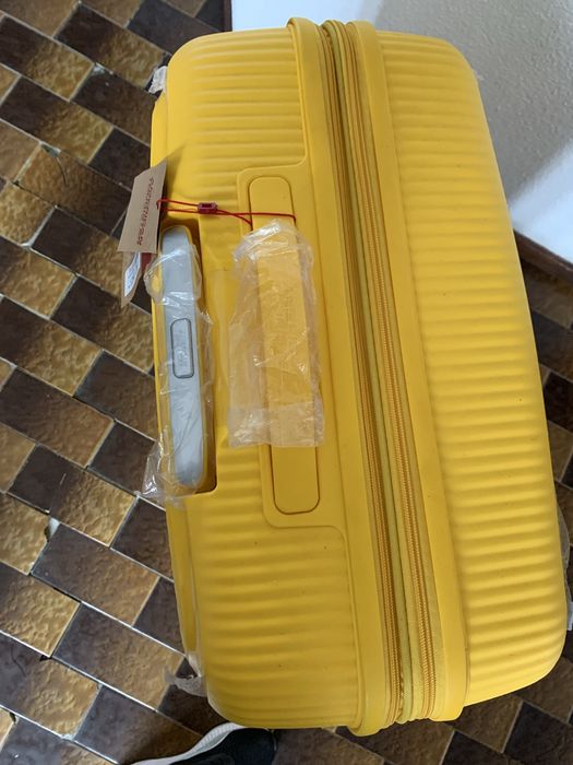 Mala American Tourister Soundbox 67cm Amarela – Nova – 23kg