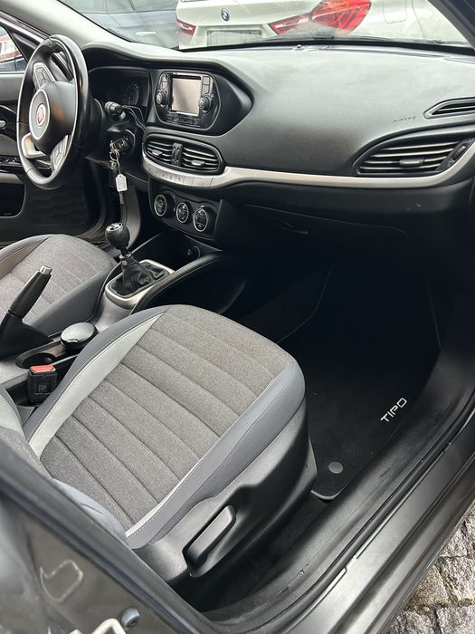 Fiat Tipo Lounge 1.4 Sedan