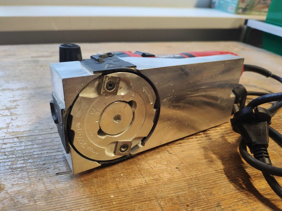 Frezarka do usuwania lakierów i farb 80mm 720W YT-82375 YATO