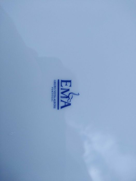 Prato de Porcelana Ema