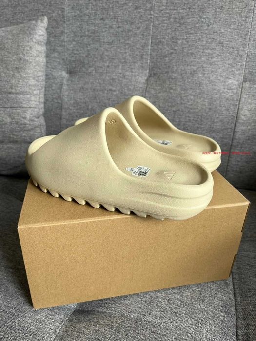 adidas Yeezy Slide Bone biała R.43