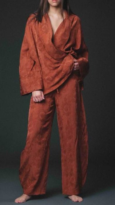 Костюм шикарный zara