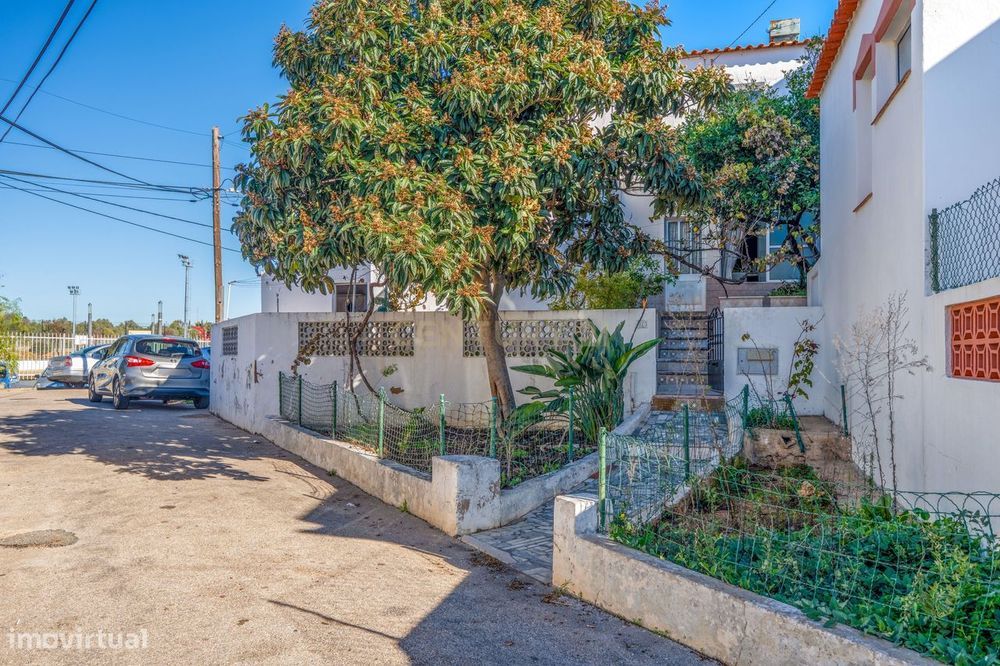 Moradia, Lagoa e Carvoeiro