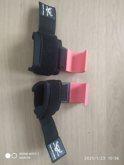 Haki treningowe na nadgarstek