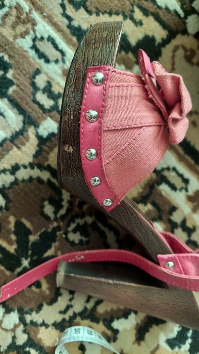 Sandały na platformie i obcasie 36