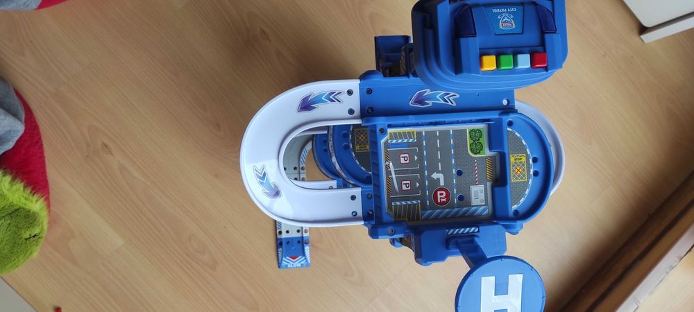 Brinquedo Pista de Carrinhos Equipa de Polícia para meninos