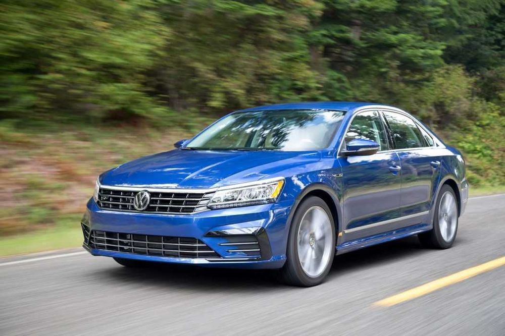 Решітка бампера Volkswagen Passat NMS B8 USA R-Line 2016 - 2019