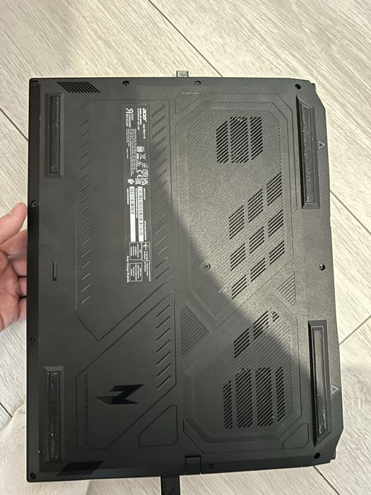 Ігровий ноутбук Acer Nitro V 16 / Ryzen 5 / GeForce RTX / 165Hz