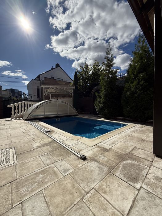 Аренда шикарного дома на Звиренецкой,Печерск,Посольства,бассейн,камин