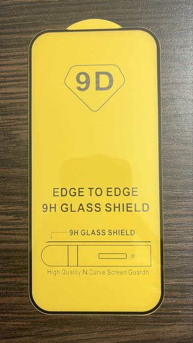 Продам защитное стекло новое  на Iphone 17