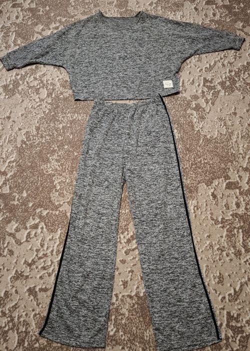 Женский костюм ( штаны и кофта)