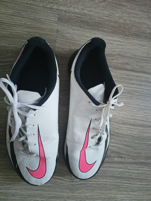 Halówki Nike r.37 Unisex