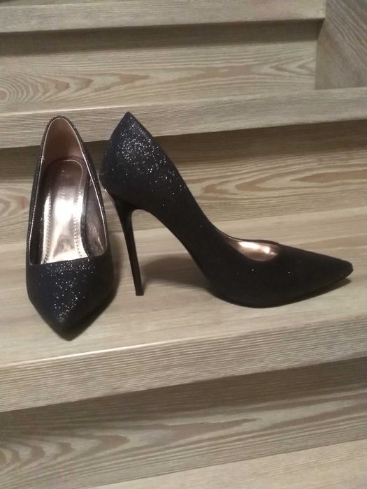 Buty ,szpilki ,pantofle czarne błyszczące