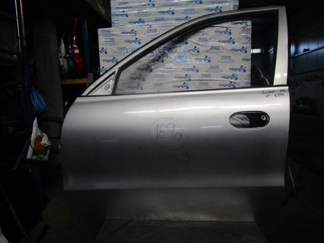 Porta frente esquerda HYUNDAI Accent I (X3)