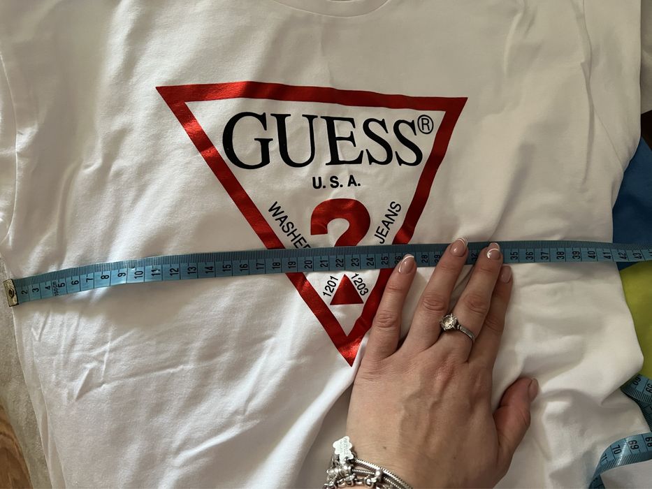T-shirt damski Guess
