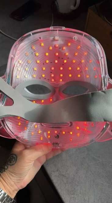 Máscara LED de Cuidado de Pele - Como Nova! Envio grátis!