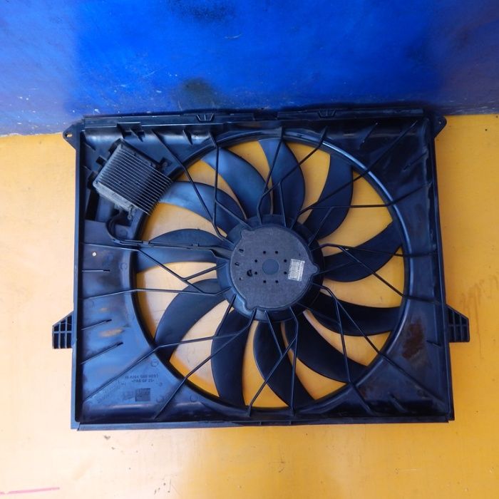 Вентилятор Охлаждения 320 350 450 550 Mercedes ML W164