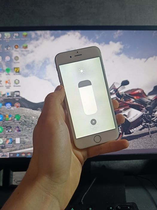 iPhone 6 64GB RSIM Silver • Хороший стан