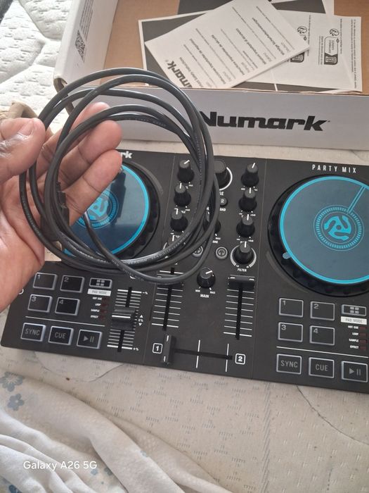 Numark  Party Mix